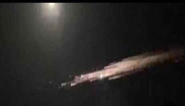 أنباء عن سقوط نيزك في بحر العرب يضيء سماء حضرموت 
