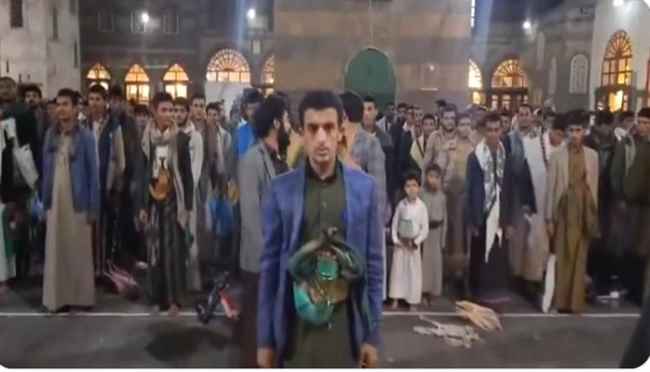 ظهور عناصر حوثية بفيديو من داخل أقدم مساجد صنعاء يثير غضب اليمنيين.. الولاء الفارسي