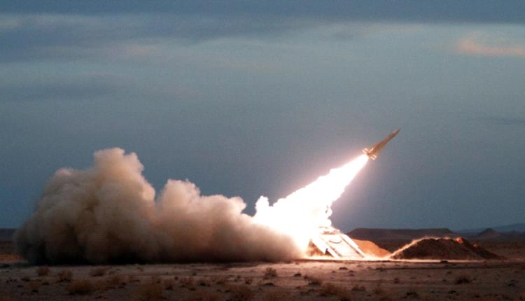 انفجار سفينة في طريقها إلى السعودية بـ3 صواريخ