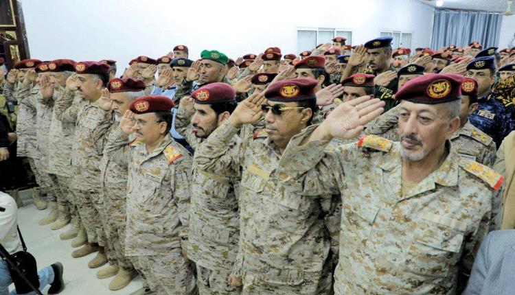 توعدهم بهذا الأمر.. رئيس مجلس القيادة الرئاسي يهاجم الحوثيون من قلب مأرب