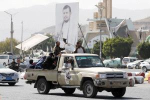 ناشط مقرب من الحوثيين يكشف فضيحة مدوية في صنعاء عن أحد القيادات