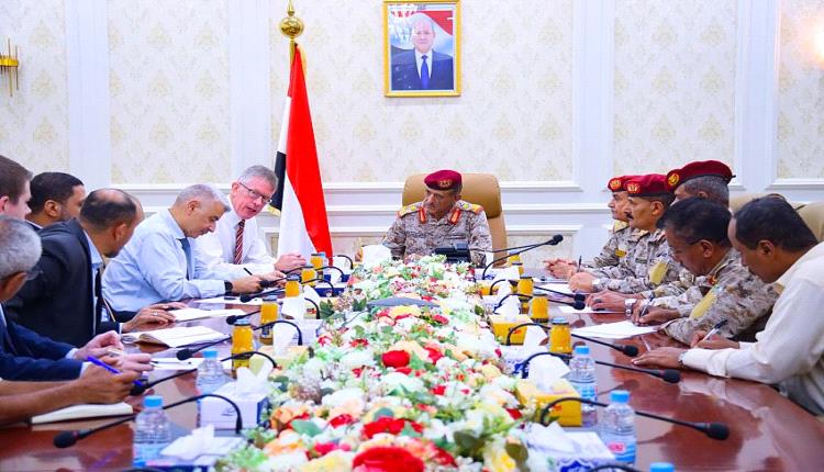 الجيش اليمني يوجه إتهام خطير للأمم المتحدة أثناء الاجتماع مع مسؤول عسكري أممي