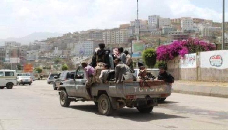 طالبوا بإطفاء الزوامل الحوثية داخل الكلية.. مسلحون حوثيون يعتدون على طلاب كلية الطب في إب
