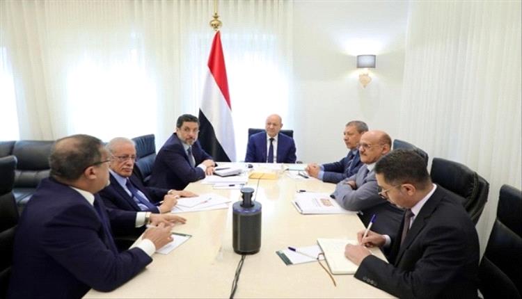 الرئاسي يسعد القضاة اليمنيين ويصدر توجيهات عاجلة لرئيس الحكومة ومحافظ البنك ووزير المالية