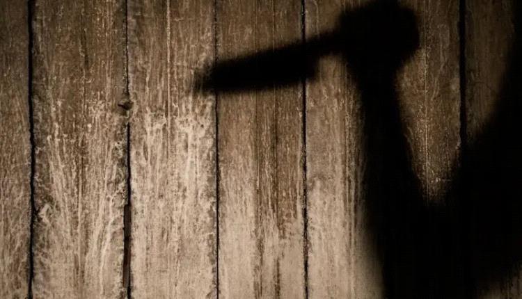 جريمة مروعة.. مسلحو الإصلاح يقتلون والد صحفية في تعز أمام منزله وزوجته وبناته