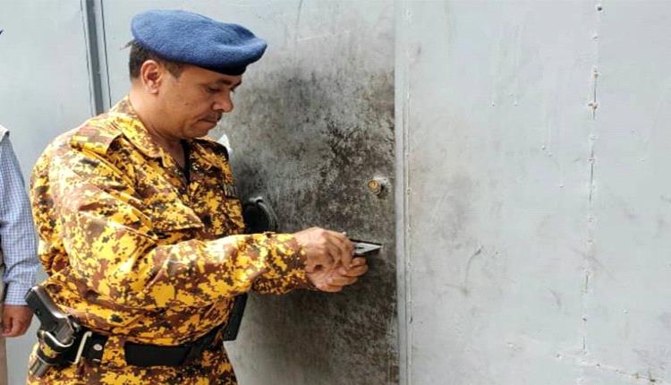 الحوثي يغلق مصانع جديدة في صنعاء والفضائح تفوح رائحتها بعد ساعات