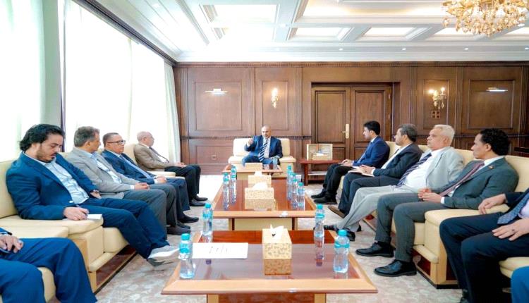 خلافات الشرعية والانتقالي الجنوبي مهددة بالعودة إلى مربعها الاول