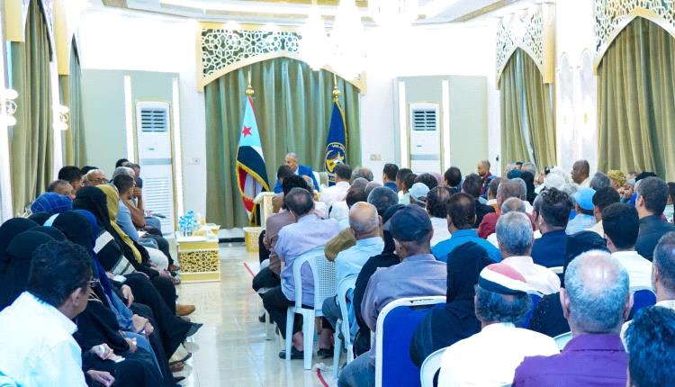 الزُبيدي: قيادات انتقالي عدن تحمّل على عاتقها مسؤولية جسيمة

