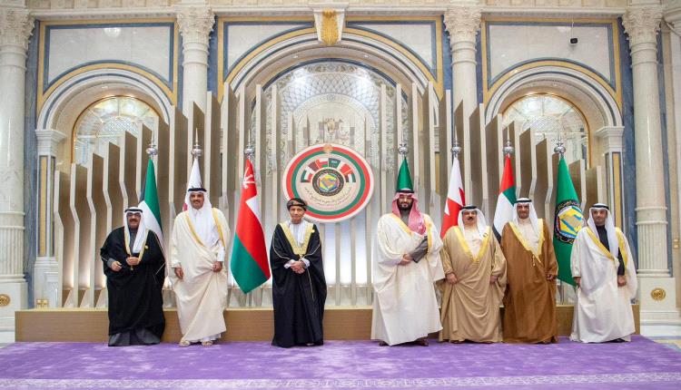 ساعات.. حدث خليجي - يمني لإنهاء الأزمة بهذا الحل مع رفع عقوبات أحمد علي وبدء فتح الطرقات
