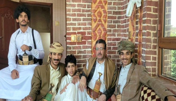 الحوثيون يفرجون عن القاضي "عبدالوهاب قطران"
