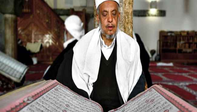 الحوثي يطرد 350 سلفي ويسطو على مركز ومسجد في إب