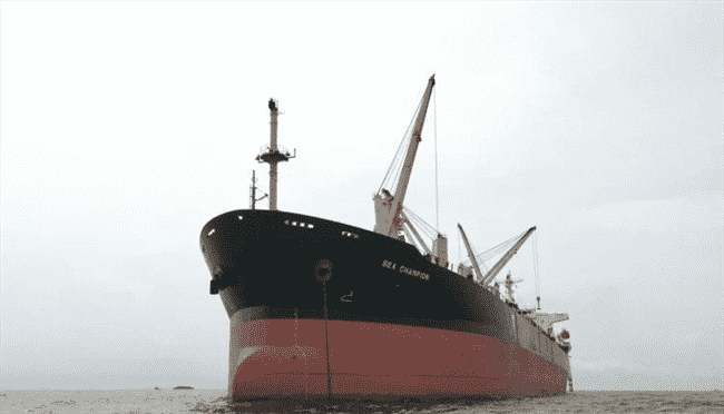 كبرى شركات الشحن في العالم ترفض عودة عبور البحر الاحمر