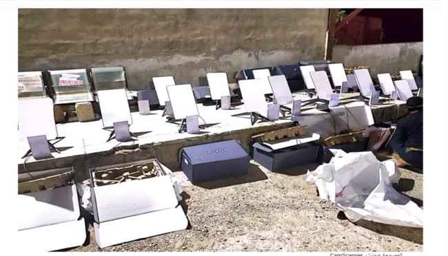ضبط 28 جهاز إنترنت فضائي في جمرك صرفيت مخفية بأسرة نوم