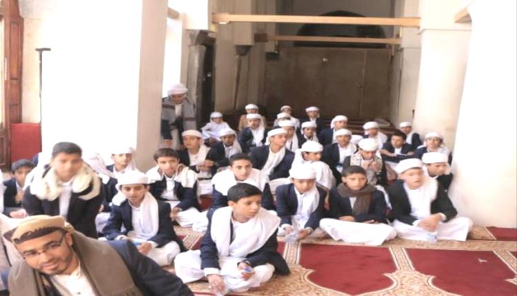 مساجد صنعاء.. من دور العبادة  إلى ثكنات للاستقطاب والتعبئة
