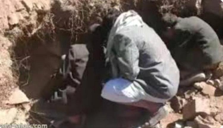 الحوثيون في إب يلاحقون الموتى لسرقة كنوزهم
