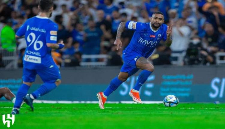 الهلال يحقق فوزًا مثيرًا على الأهلي ويقترب من حسم الدوري السعودي