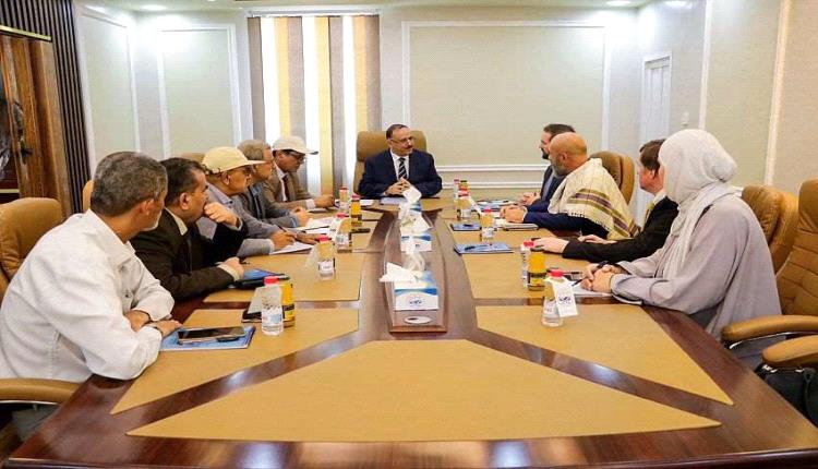 وزير النقل يبحث مع شركة أمريكية سير تنفيذ مشروع تعزيز أمن الطيران المدني بمطار عدن