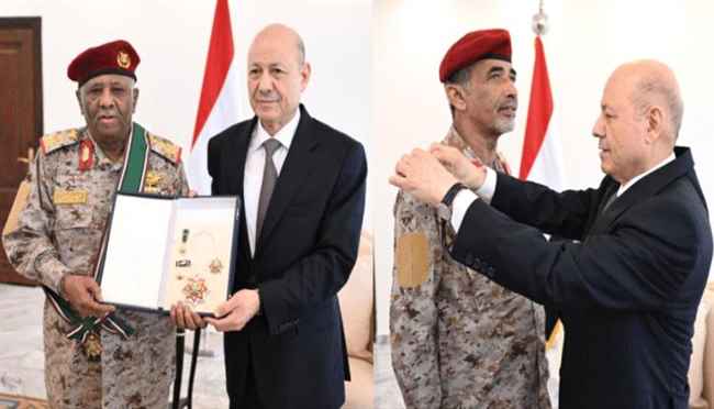 العليمي يقلد الصبيحي وهادي ورجب وقحطان وسام 26 سبتمبر
