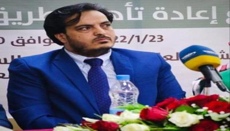 الصراري: وزير الكهرباء يهتم أكثر بتسريحة شعره واكسسوارات يده