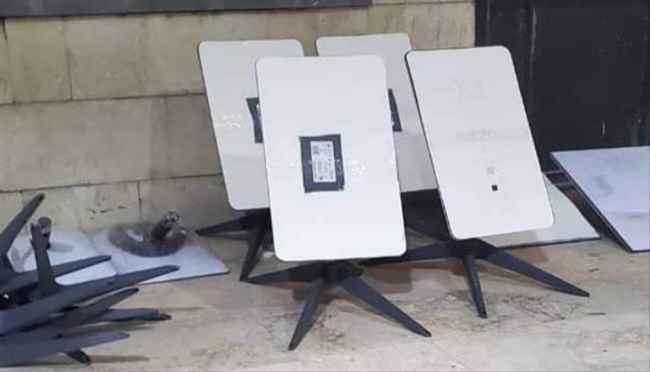 ضبط 37 جهاز استقبال فضائي قادم من عمان