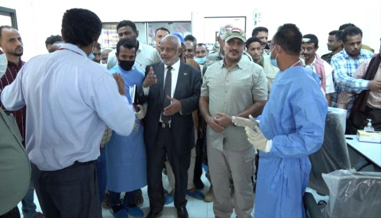 صالح يفتتح مركز صحي لغسيل الفشل الكلوي في الحديدة