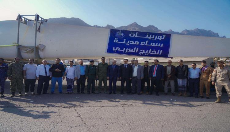 لاول مره تشغيل الكهرباء بالرياح.. وصول أول توربين رياح عملاق على مستوى اليمن 