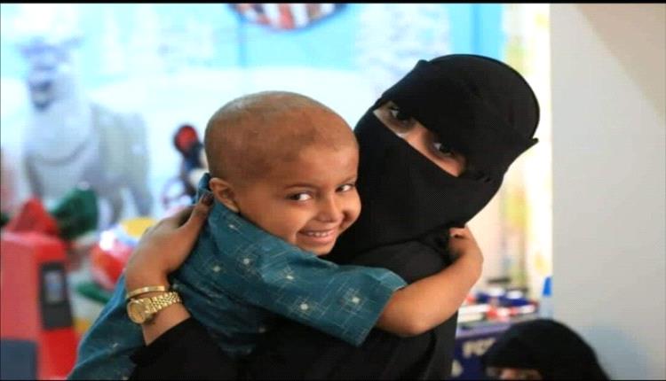 صدور حكم ضد 3 بينهم امرأة.. ابتزوا ناشطة مشهورة ودفعوها للانتحار في تعز