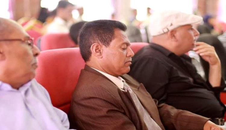 صحفي يكشف فضيحة مدوية عن مباحث الأموال العامة في تعز والأخيرة تزجه في السجن