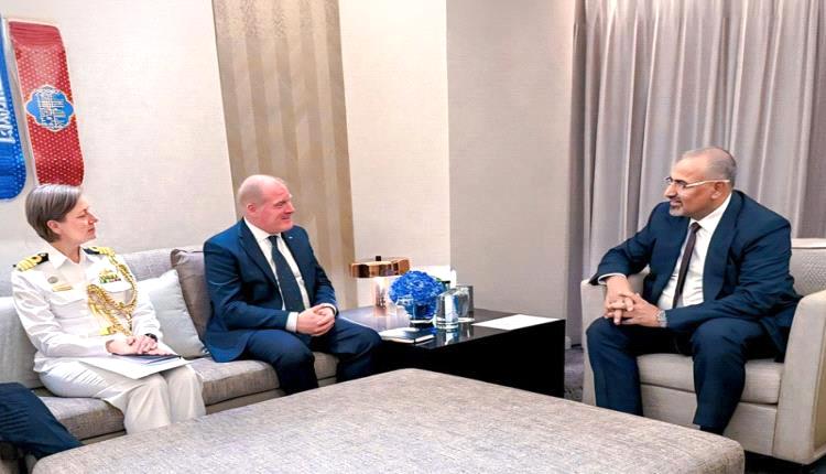صحيفة دولية تكشف سر اللقاءات المكثفة لـ"الزبيدي":  الانتقالي يستعد لما بعد الشرعية