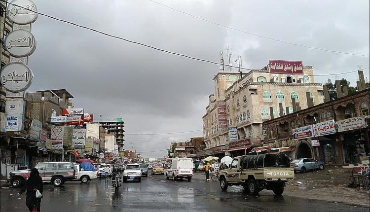 مسلح حوثي يعدم بائع خضروات في دمت رفض دفع حق الجلوس