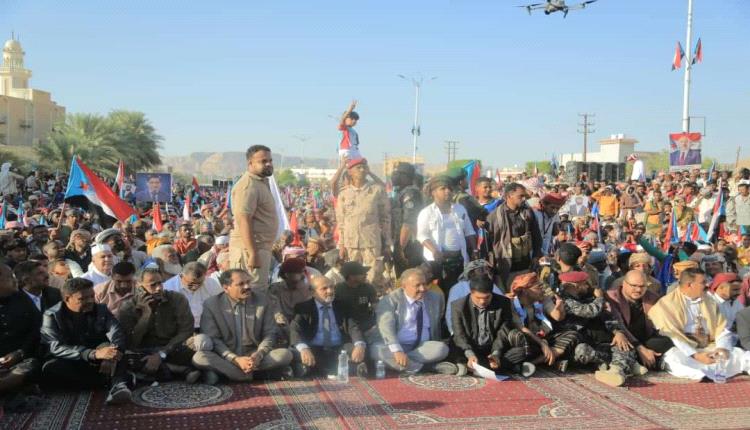 الآلاف يحيون ذكرى ثورة أكتوبر في سيئون بمليونية "الهوية الجنوبية" 