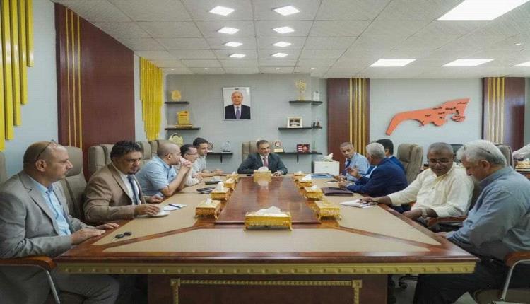 بتوجهات المحرمي.. عدن توقف التعامل مع المجلس الاقتصادي الأعلى