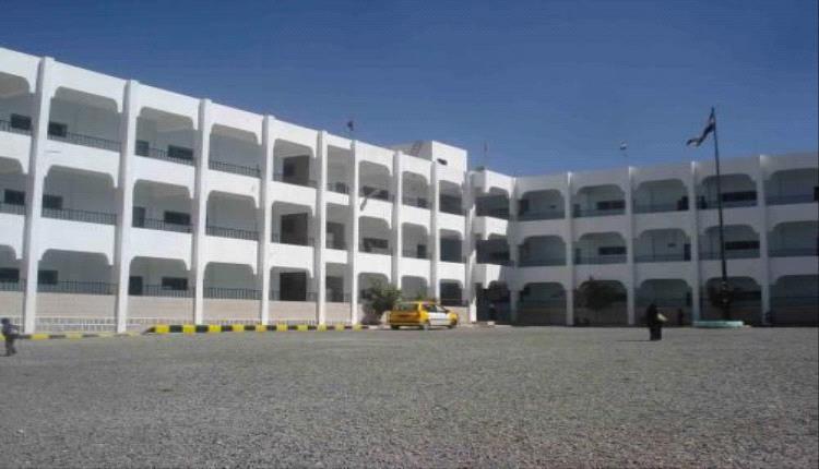 استمرار إغلاق المدارس الحكومية وكليات جامعة عدن