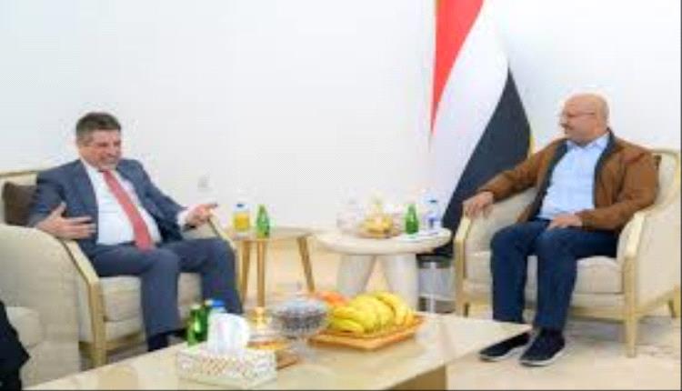 طارق صالح مع السفير الامريكي.. يطالب بدعم دولي لإنهاء الحوثيين