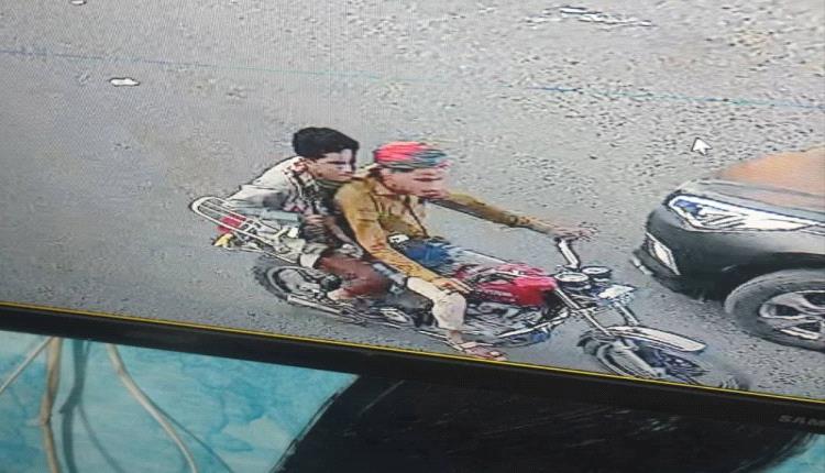 اغتيال صوملي مرور تعز... كاميرا تكشف القاتل وتبرئ سائق الدراجة الذي حاول منعه دون جدوى