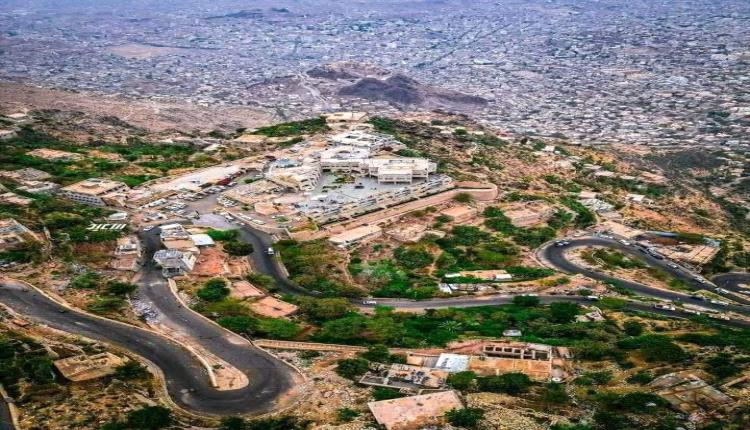 ثانوية شاذة تخضع لنفوذ الإخوان تفرض رسوماً غير قانونية على الطلاب في تعز