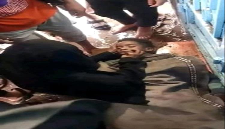 نهاية مأساوية لطفل كان يلاحق لقمة العيش.. فاحتضنه الموت بصعقة كهرباء وسط السيول