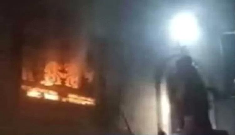 عصابة حوثية تحرق وتدمر منزل البتول في إب