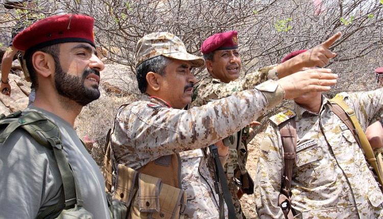 قيادات عسكرية رفيعة تصل إلى جبهات القتال في الساحل الغربي لاقتناص فرصة التحرير