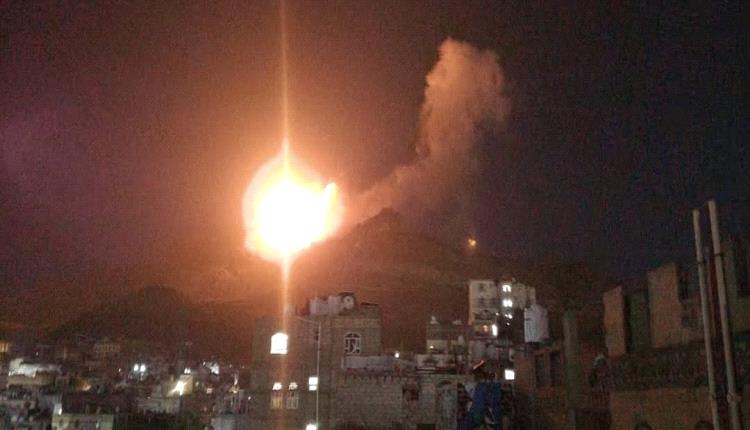 جحيم في السماء: الطيران الأمريكي يمطر معسكرات الحوثي بوابل ناري يهز صنعاء
