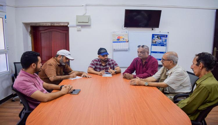 اجتماع في مديرية صيرة بعدن يناقش خطة تطوير آلية الرش الضبابي لمكافحة البعوض