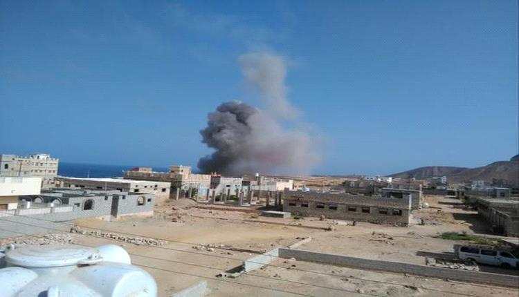 رعب كبير بالخوخة.. مقذوف إيراني جديد يسقط وسط المدنيين والنساء والأطفال في مرمى النيران
