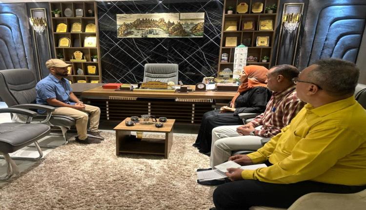 عدن .. اجتماع برئاسة مدير عام صيرة يناقش الوضع الصحي والحد من انتشار الحميات