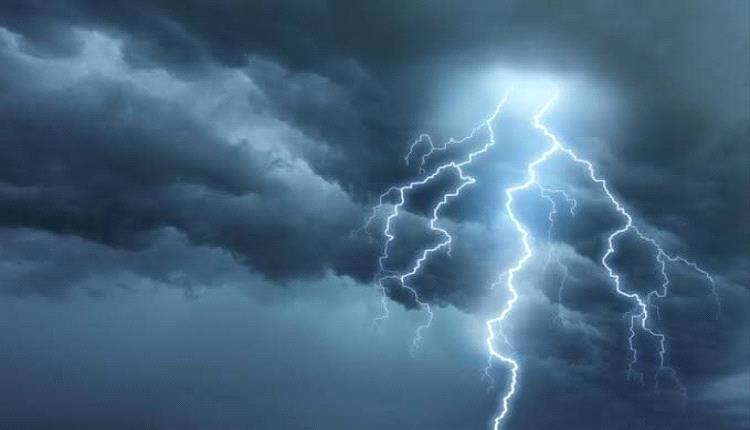 رياح وأمطار متفاوتة الشدة تضرب عدة محافظات خلال الساعات القادمة 