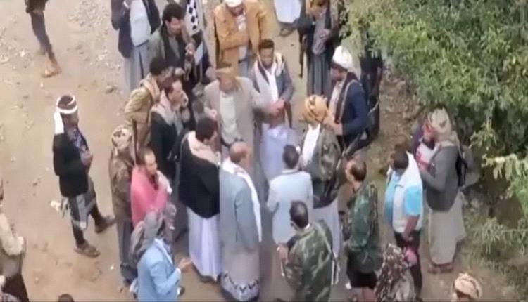 تنافس محتدم بين قيادات حوثية لنهب العقارات في إب