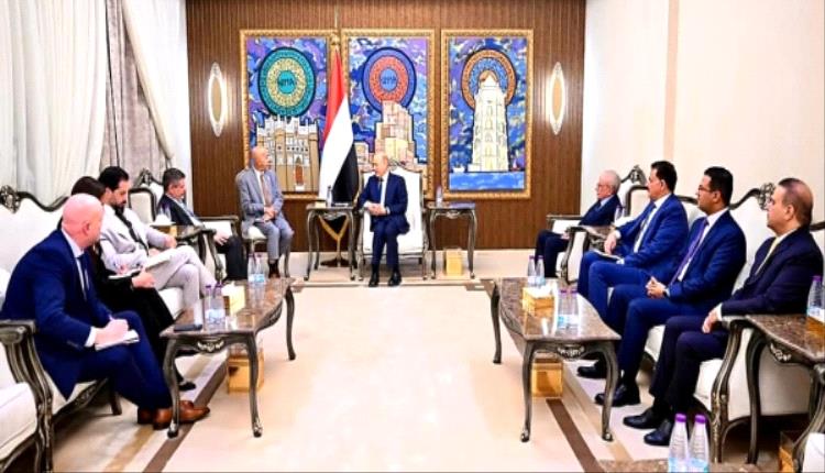 لقاء جديد يجمع العليمي مع السفير الأمريكي ويؤكد على شراكة قادمة لتأمين الممرات المائية