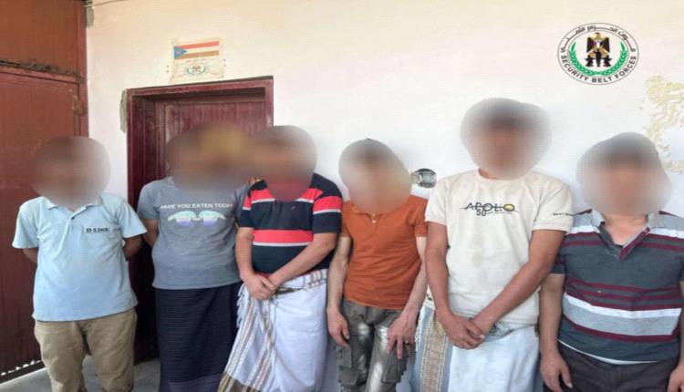 صور.. القبض على 14 عنصر مرتبطين بقيادات حوثية أثناء محاولتهم الفرار من مناطق الشرعية للخارج
