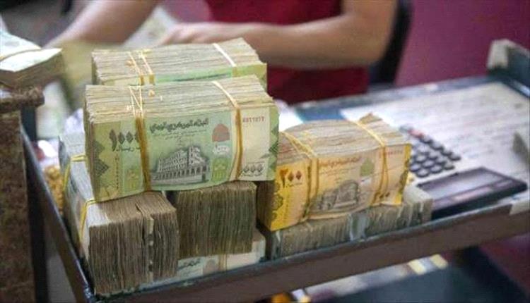 إنهيار ساحق للريال اليمني أمام الدولار