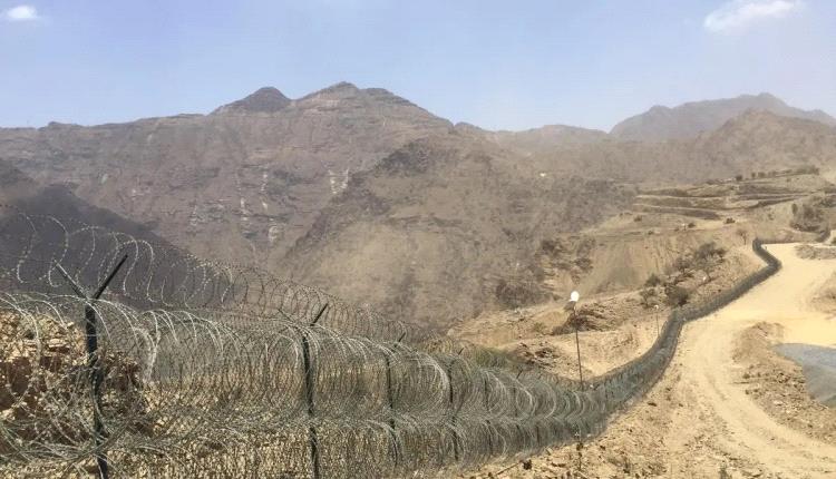 بالصورة.. سقوط شاب يمني من جبل شاهق أثناء محاولته التسلل إلى السعودية