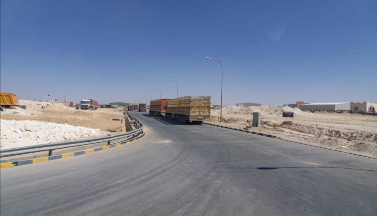 السلطات العُمانية تضبط يمني حاول تهريب أموال غير مصرّح بها عبر منفذ المزيونة